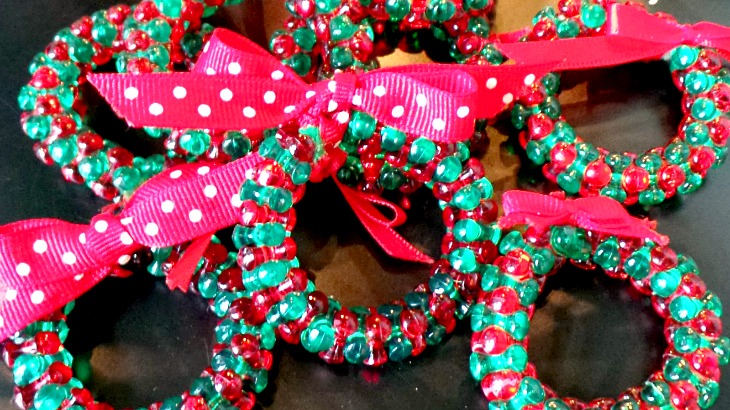 Easy Beaded Wreath Ornament - Ava's Alphabet